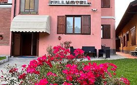 Fell Hotel
